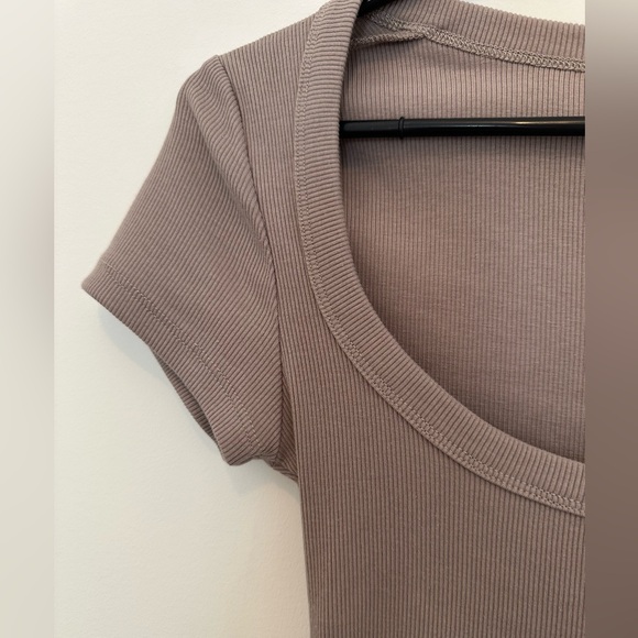 Dynamite Ribbed Scoopneck Top - Picture 3 of 6